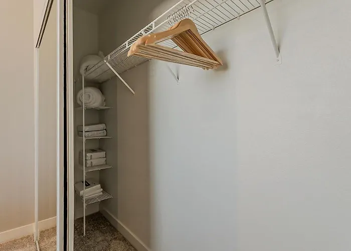 Kota 2019 Cozy 2br - 2ba - Pool - Gym - Free Parking Apartment