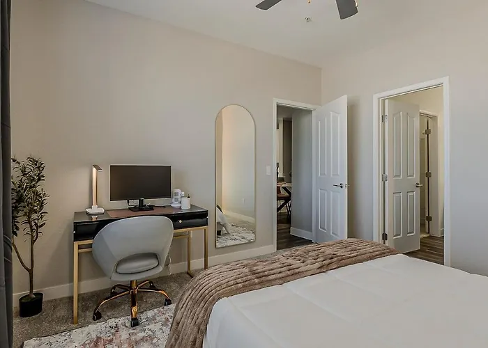 Kota 2019 Cozy 2br - 2ba - Pool - Gym - Free Parking Apartment *
